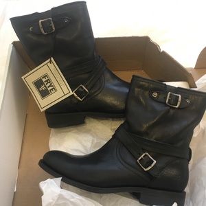New Frye Leather Jayden Moto Boots. Size: 9.5